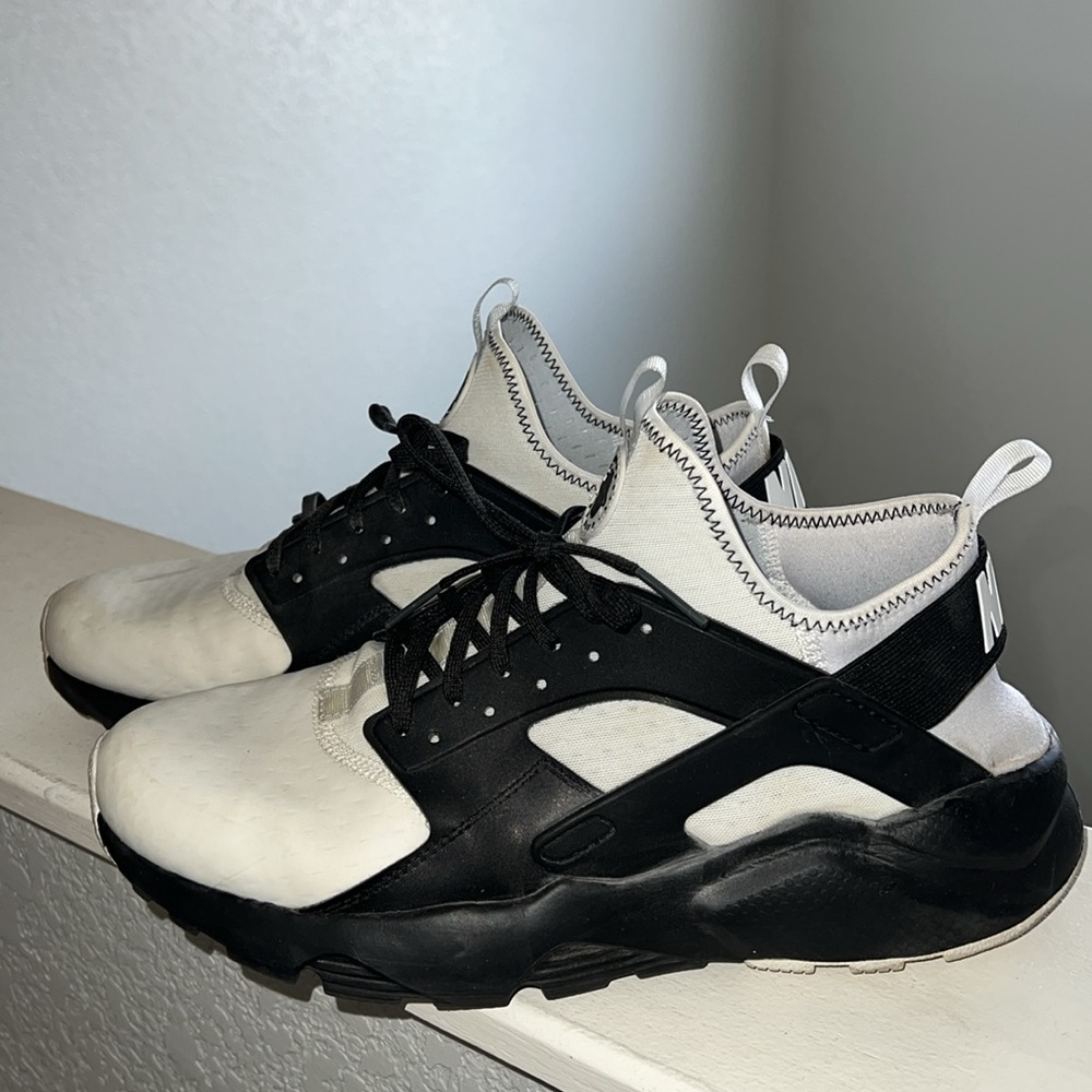 Air Huarache by Nike